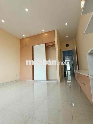 Cho thuê nhà MT đường 64 P10 Q6
