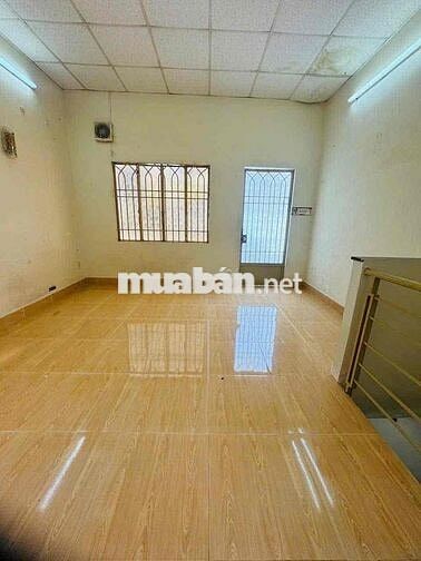 Bán Nhà P8. ngang 4.2m. trệt lầu. chỉ 2.75 tỷ