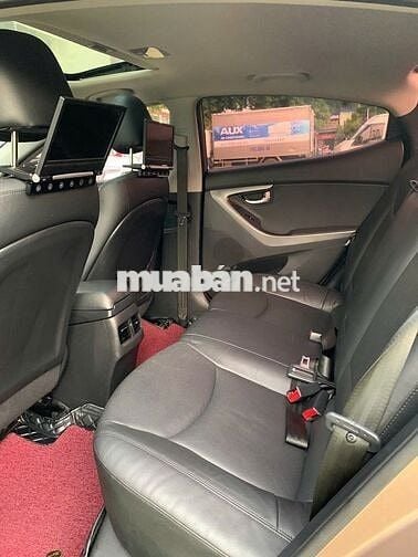 Hyundai Elantra 2014 1.8 AT - 979999 km