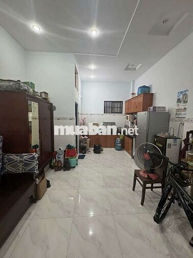 Cần bán nhà sát mặt tiền Đồng Đen, hẻm 8m, 4,25x14, 2 tầng, 8 tỷ 890