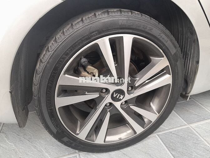 Kia Cerato 2018 1.6 MT - 140000 km