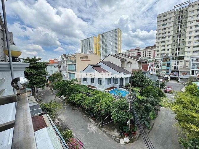 Cho thuê nhà nguyên căn mặt tiền phường 10 Q6