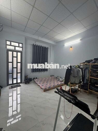 Cần bán nhà sát mặt tiền Đồng Đen, hẻm 8m, 4,25x14, 2 tầng, 8 tỷ 890