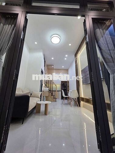 Q1, ngay C.A TPHCM, 2 tầng, DTSD 36m², cách 3 căn ra HXH, chỉ 4.65 tỷ