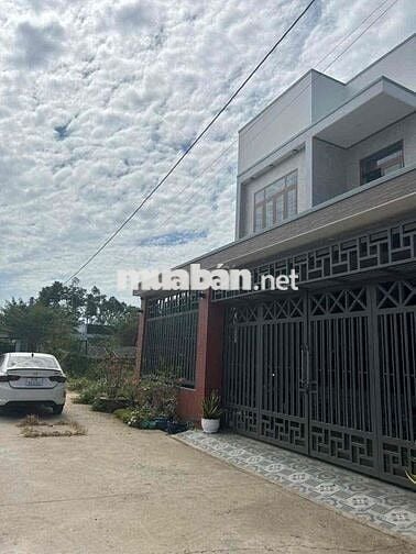 Cần Tiền lên đời xe bán gấp miếng đất thổ cư phú long
