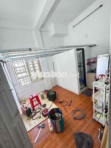 Phòng giá rẻ 2.4tr - 2.7tr có gác, kệ bếp ngay Aeon Tân Phú