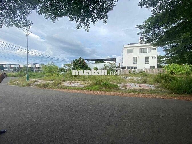 LÔ BIỆT THỰ 300 m2 - SÁT GÓC ĐỐI LƯNG TRỤC SONG HÀO