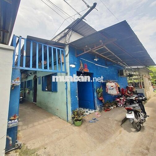 DÃY TRỌ NGAY THỊ TRẤN HÓC MÔN MỘT TRĂM HAI MƯƠI MÉT VUÔNG 880 TRIỆU