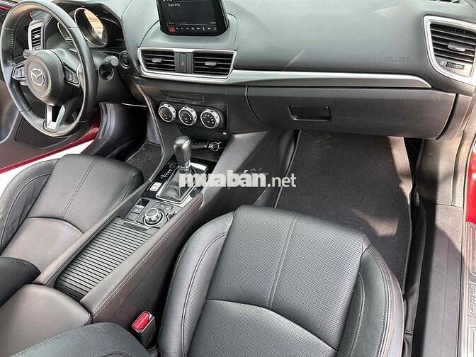 Mazda 3 2018 1.5 AT Sedan - 52000 km