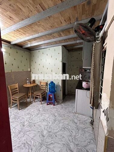 Cho thuê nhà nguyên căn có nội thất cơ bản như hình