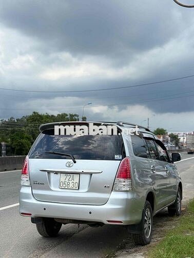 Toyota Innova 2009 G - xe gd máy zin keo chỉ zin