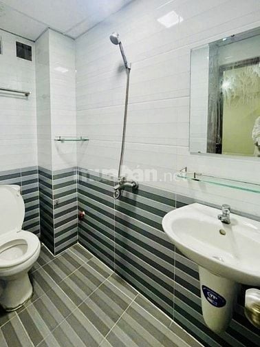 CHDV 13 PHÒNG- LÊ QUANG ĐỊNH- 6 TẦNG- NGANG 5M, NỞ HẬU- 15,x TỶ