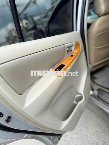Toyota Innova 2009 G - xe gd máy zin keo chỉ zin