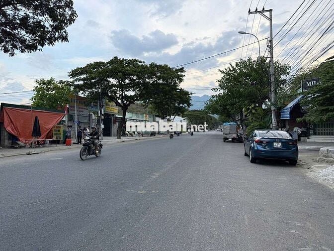 Bán đất mặt tiền đường Phong Châu- TĐC Đất Lành