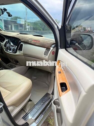Toyota Innova 2009 G - xe gd máy zin keo chỉ zin