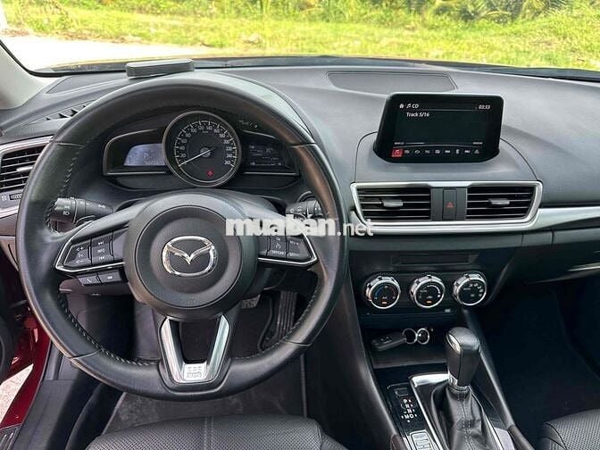 Mazda 3 2018 1.5 AT Sedan - 52000 km