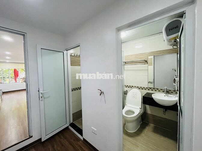 Bán tập thể Nghĩa Tân. Tầng 2. 80m2. ô to. sát mặt phố.