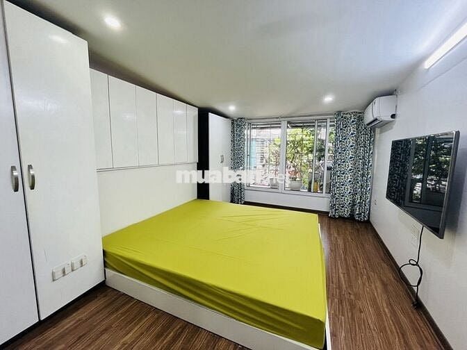 Bán tập thể Nghĩa Tân. Tầng 2. 80m2. ô to. sát mặt phố.