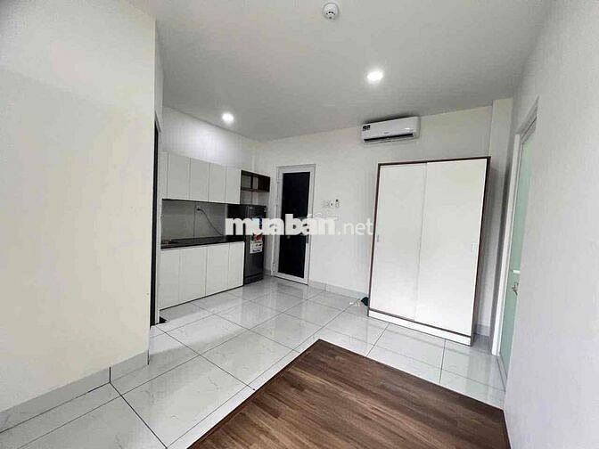 Cho Thuê Căn 1PN Ngăn Vách Tách Bếp Cửa Sổ Thang Máy Full NT Giáp Q10