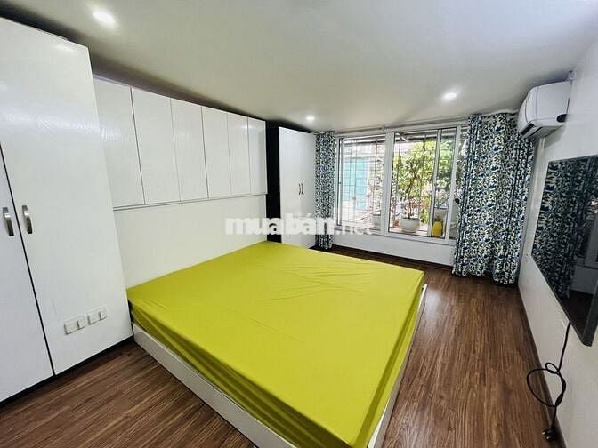 Bán tập thể Nghĩa Tân. Tầng 2. 80m2. ô to. sát mặt phố.