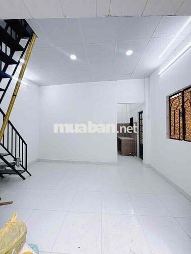 Nhà bán 20thuoc Hoàng Diệu Q.4