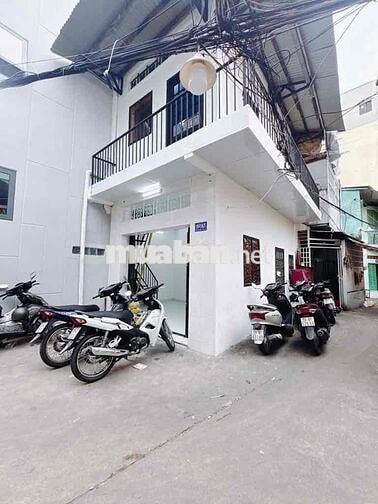Nhà bán 20thuoc Hoàng Diệu Q.4