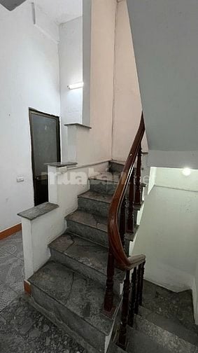 Cho thuê nhà 30m² x 4 tầng gần chợ Gia Lâm, phường Ngọc Lâm, Long Biên
