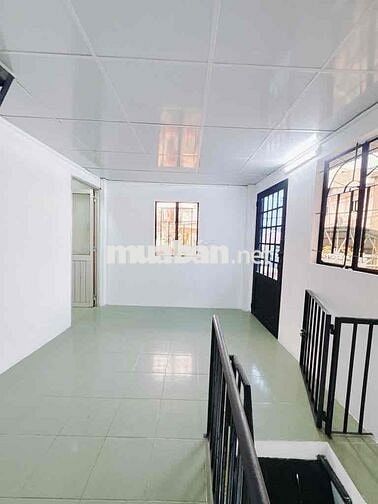 Nhà bán 20thuoc Hoàng Diệu Q.4