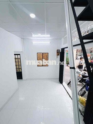 Nhà bán 20thuoc Hoàng Diệu Q.4