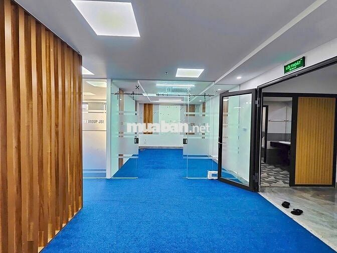 Chính chủ cho thuê VP 120m2 mt 10m, ô tô đỗ cửa, vào luôn, CẦU GIẤY