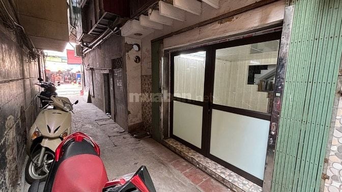 Cho thuê nhà 30m² x 4 tầng gần chợ Gia Lâm, phường Ngọc Lâm, Long Biên