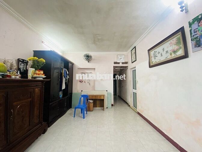HIẾM! CẦU GIẤY 75M NHÀ TT TẦNG 1, Ô TÔ ĐẬU ĐỖ NGÀY ĐÊM - 2 NGỦ, 4,7 TỶ