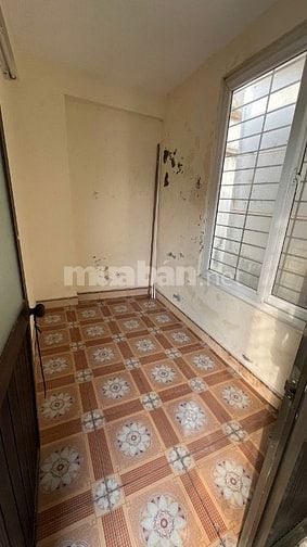 Cho thuê nhà 30m² x 4 tầng gần chợ Gia Lâm, phường Ngọc Lâm, Long Biên