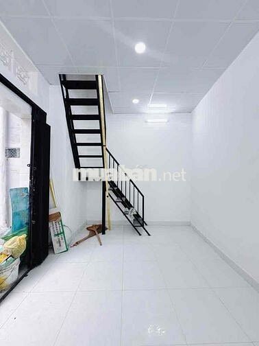 Nhà bán 20thuoc Hoàng Diệu Q.4