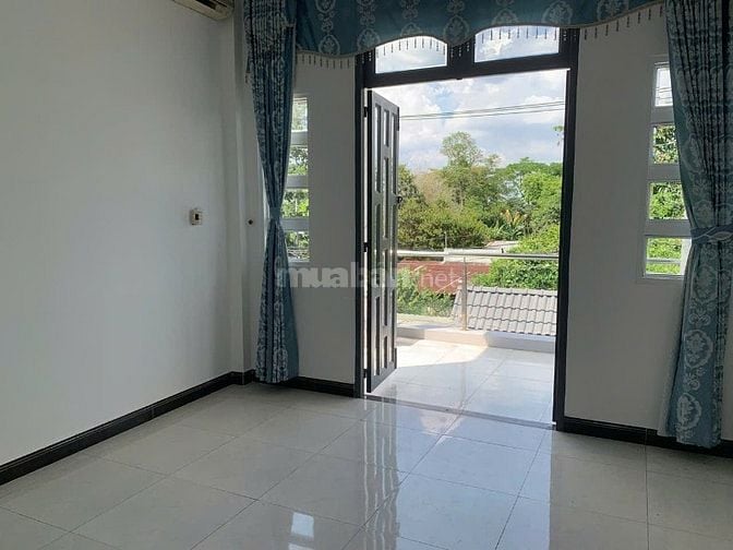 Bán nhà 5x25m, 1 trệt 1 lầu mặt tiền đường nhựa xã Củ Chi. 
