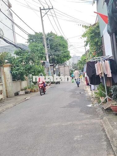 Đường số 8-Linh Xuân-Thủ Đức-Xe Hơi Tránh Nhau