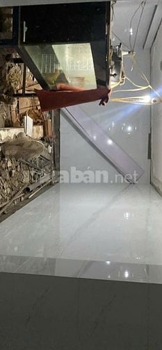 Chính chủ cho thuê nhà mới sửa lại 2 tầng, nhà ngách 116 Quan Thổ 1