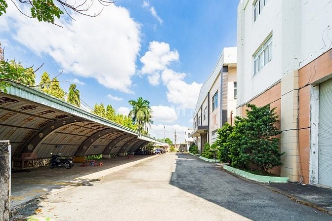 Chính chủ gửi bán gấp nhà xưởng MT trong khu công nghiệp Vĩnh Lộc 