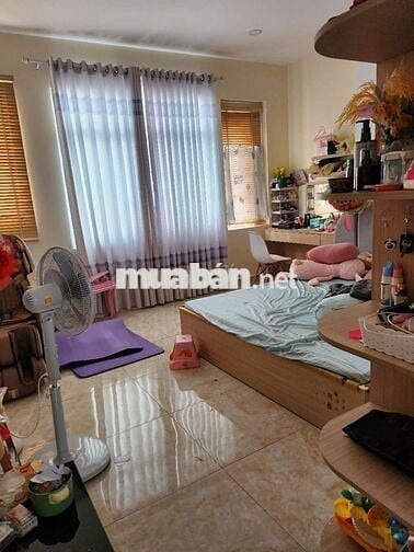 Nhà cho thuê Lý Thánh Tông (2PN 3WC) nội thất cơ bản, 10/10 nhận nhà