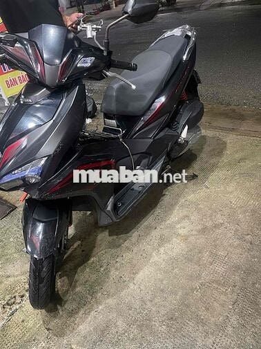 cần bán lại xe Air Blade đời 2019 bản đen nhám.