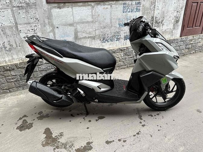 cần bán honda vario 2023/160abs chính chủ biển phố