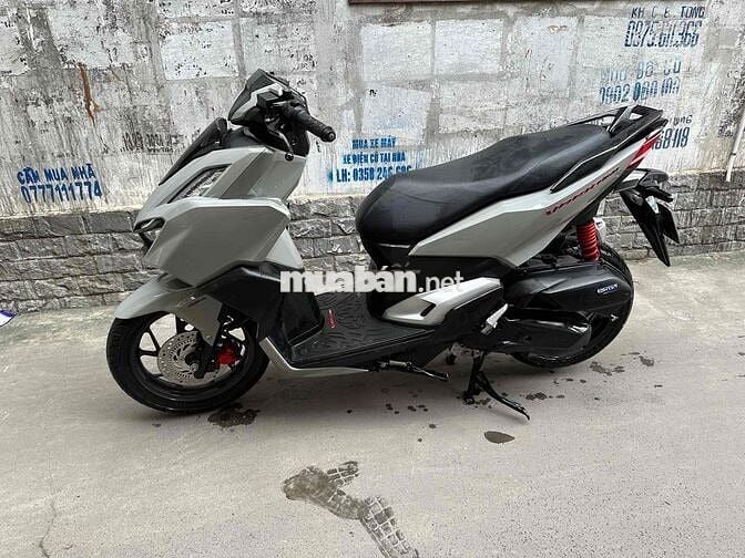 cần bán honda vario 2023/160abs chính chủ biển phố
