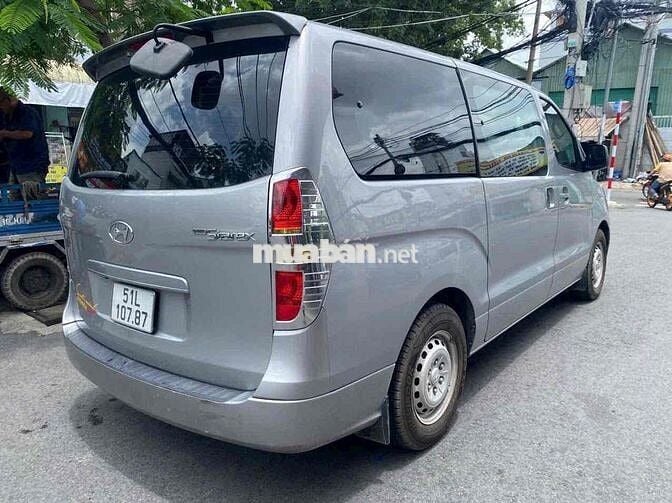 cần bán.huyndai Grand Starex 2016  AT đi- 60000 km
