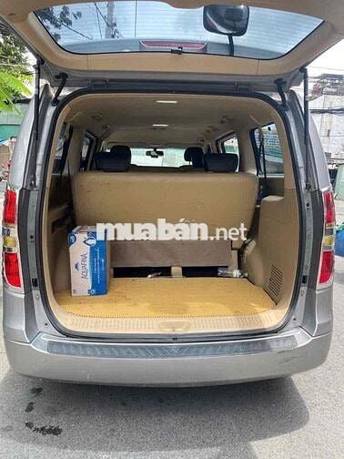 cần bán.huyndai Grand Starex 2016  AT đi- 60000 km