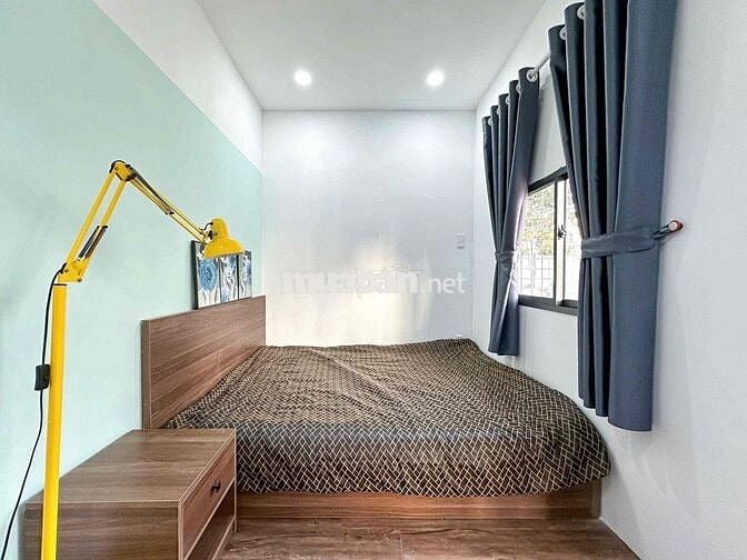 2PN BAN CÔNG, MẶT TIỀN TRẦN HƯNG ĐẠO QUẬN 5, GẦN CẦU NGUYỄN VĂN CỪ Q1