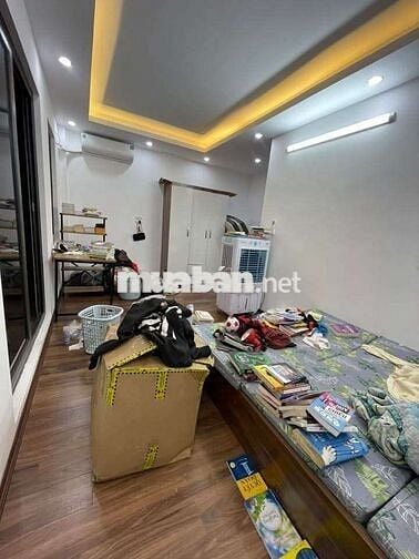 Hai Bà Trưng, diện tích 35m2, 5 tầng thang máy, mặt tiền 5,5m