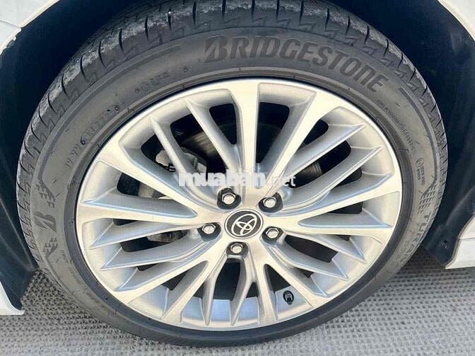 Toyota Camry 2021 2.5Q - 61000 km