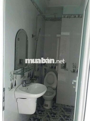 Cho thuê nhà mặt tiền đường lớn 20m,1 trệt 1 lầu dt 4×20 có 3pn,2wc