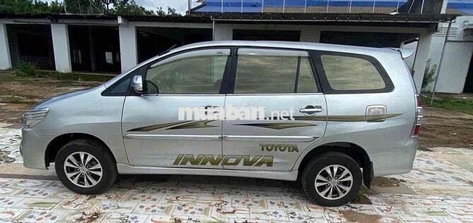 Toyota Innova 2016 2.0E sạch đẹp fun đồ chơi