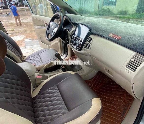 Toyota Innova 2016 2.0E sạch đẹp fun đồ chơi